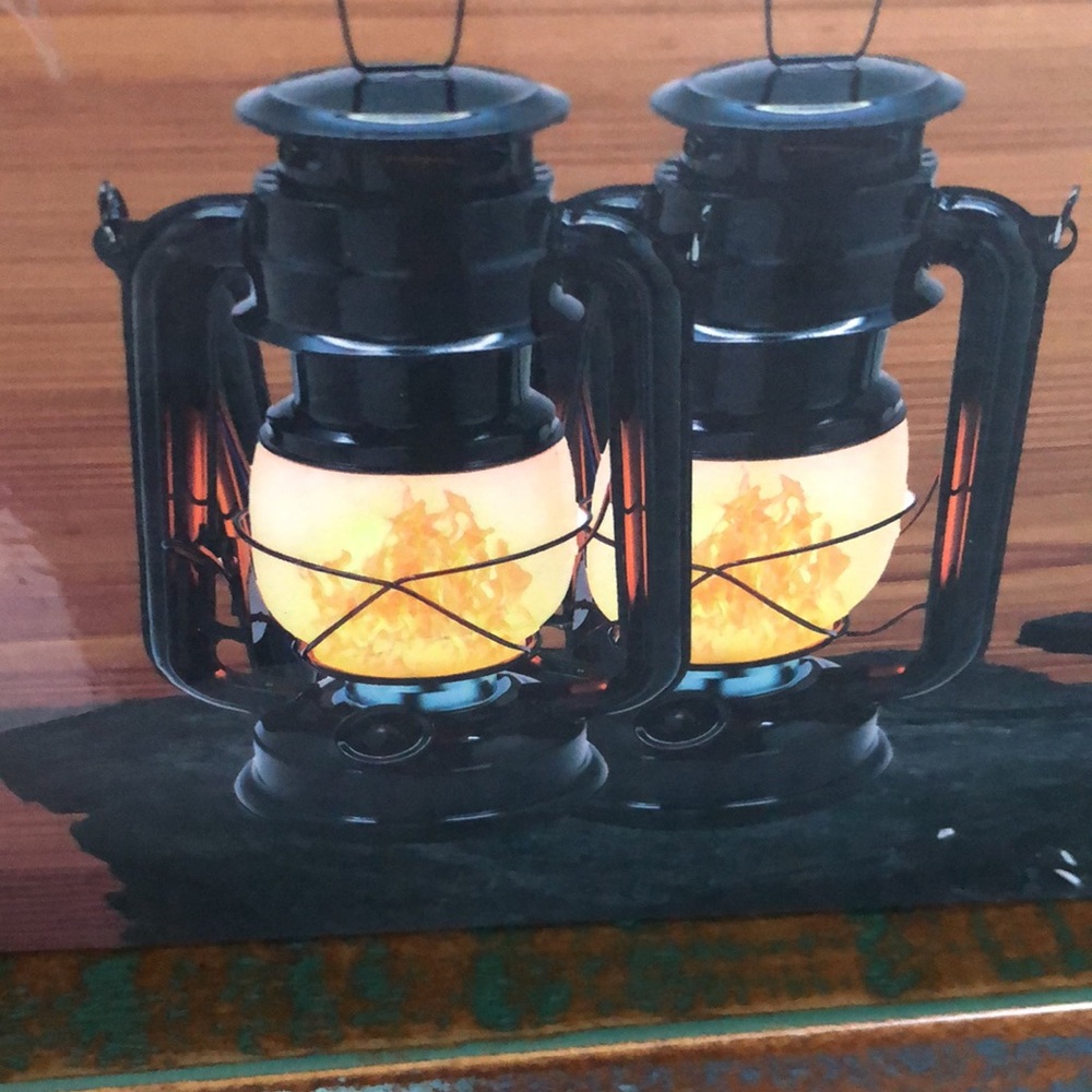 Yakii Metal Made Flickering Flame Hurricane Lantern